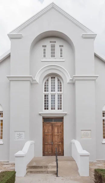 Entrada principal de la Iglesia Reformada en Graaff Reinet — Foto de Stock