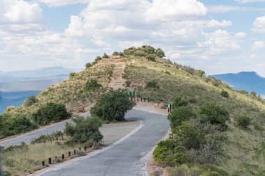 Issızlık Vadisi, toposcope önde gelen adımları
