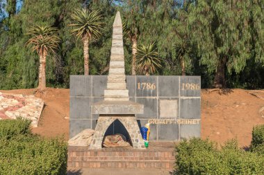 Graaff-Reinet girişinde anıt