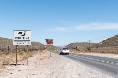 Manzaralı yoldan R62 Ladismith ve Barrydale arasında
