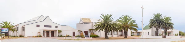 Iglesia reformada holandesa, sala y pequeña iglesia histórica en Langeba — Foto de Stock