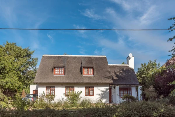 Oud huis met rieten dak in Greyton — Stockfoto