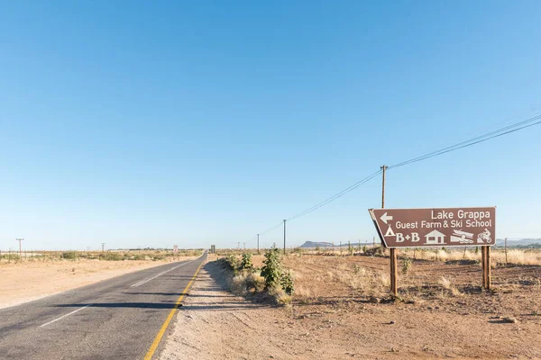 Sinal de estrada na estrada entre Kakamas e Augrabies — Fotografia de Stock