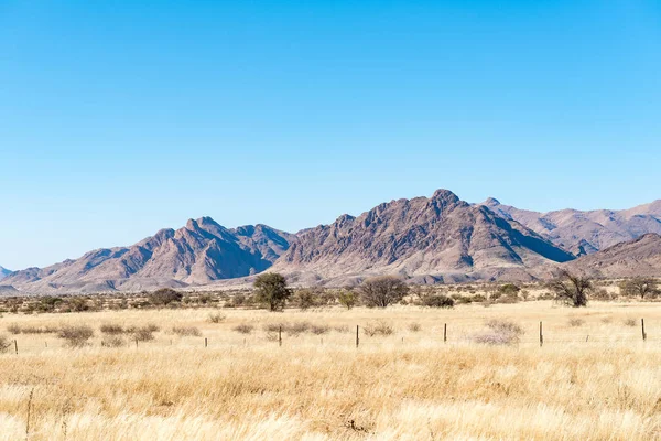 Groot Karas bergen tussen Grunau en Keetmanshoop — Stockfoto