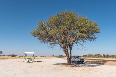 Mariental ve Kalkrand arasındaki gölgeli dinlenme yeri