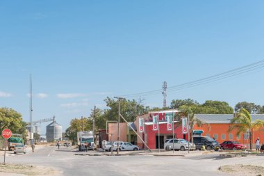 Süpermarket ve Otavi araçlarda sokak sahne