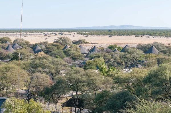 Vista del campo di riposo Okaukeujo visto dalla torre di avvistamento — Foto Stock