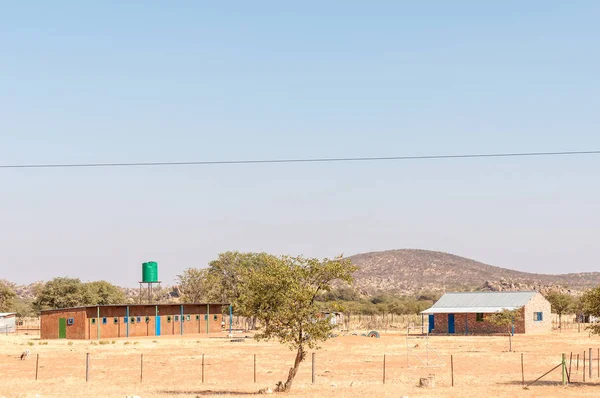 Escuela primaria en Blydskap en el noroeste de Namibia — Foto de Stock