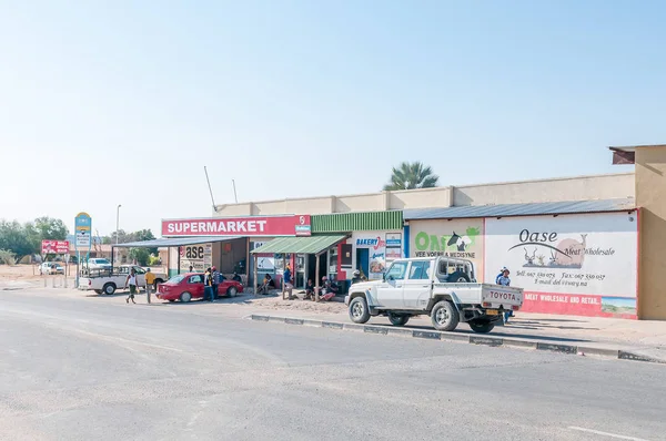 Scena di strada a Kamanjab nella regione del Kunene in Namibia — Foto Stock