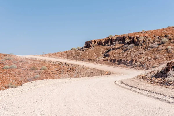 Turuncu-kırmızı, rocky Namib Çölü manzaraya Dopsteekhoogte Pass