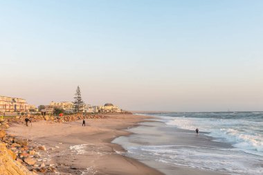 Plaj olay yerinde günbatımı Swakopmund