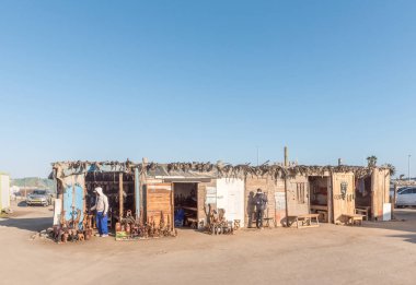 Walvis Bay watefront dükkanlarında oyma ahşap 