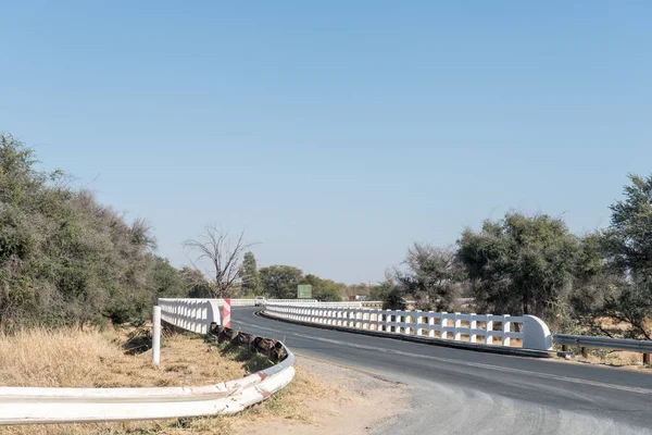 Okahandja Nehri üzerinde köprü — Stok fotoğraf