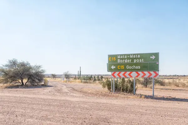 Tabela C15 ve Namibya C17-yollar arasındaki kavşakta