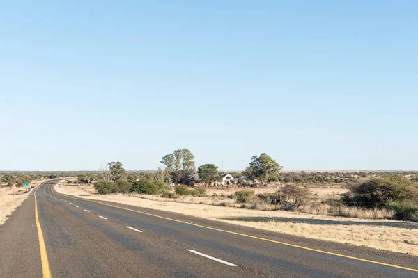 Farm scene on the N8-road between Kimberley and Schmidtsdrift — Stock Photo, Image