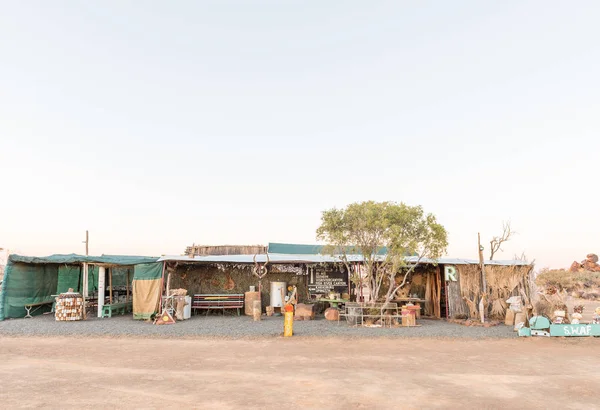 Ofis Binası Garas Park dinlenme kampında görünümünü gündoğumu