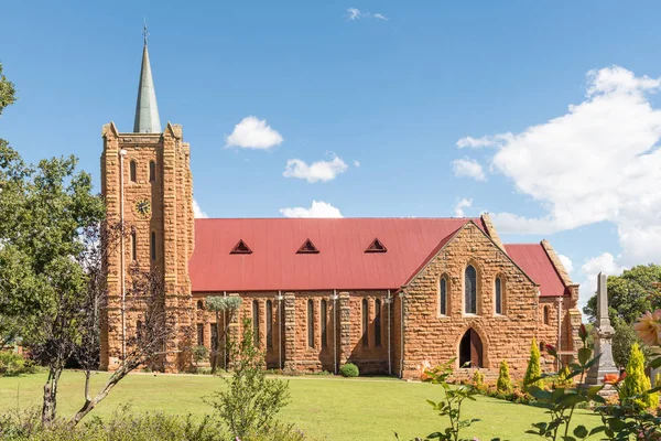 Historic sandstone Dutch Reformed Church in Fouriesburg — Stock Photo, Image