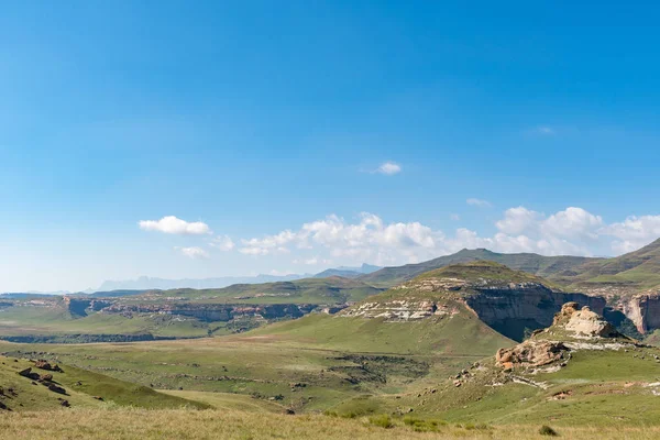 Vista desde Golden Gate con Anfiteatro en la visión de Drakensberg — Foto de Stock