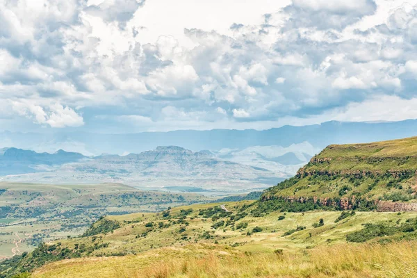 Pohled z vrcholu Oliviershoek Pass do oblasti Kwazulu-Natal — Stock fotografie