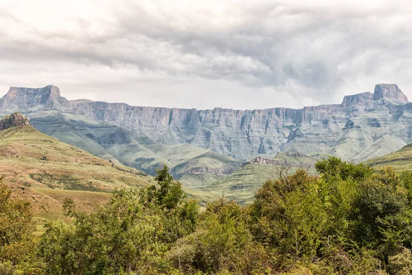 Pohled na amfiteátru v Drakensberg Kwazulu-Natal — Stock fotografie