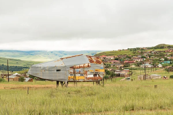 Punch vliegtuig Shack in Zwelisha — Stockfoto