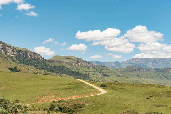 Giants Castle bölümünde, Maloti Drakensberg P Injisuthi yol — Stok fotoğraf