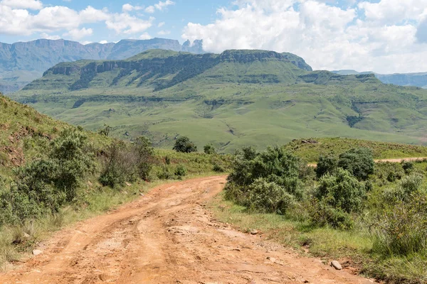 Cesta do Injisuthi v sekci Rýzmburk, Maloti Drakensberg P — Stock fotografie