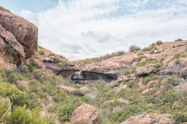 Cascade de l'aile Bat sur le sentier de randonnée Cannibale près de Clarens — Photo