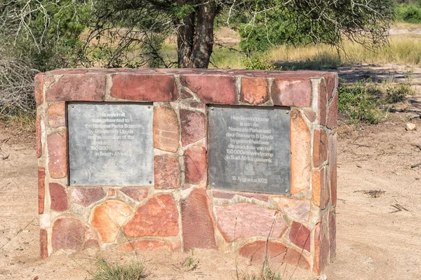 Targhe commemorative sulla strada per Olifants Waterhole — Foto Stock