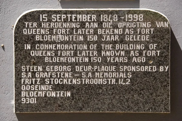 Memorial plaque at Fort Bloemfontein — Stock Photo, Image