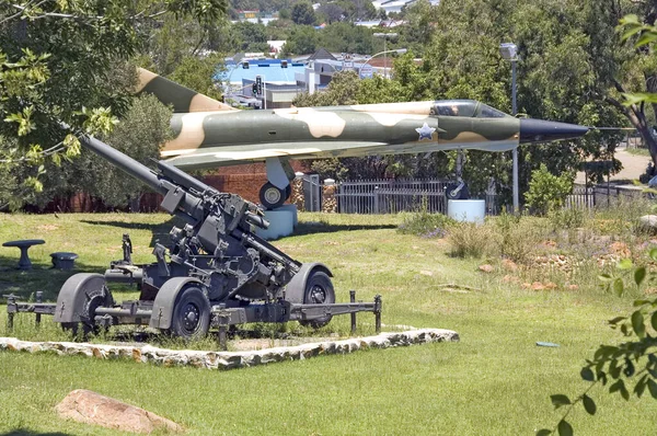 Pistola anti-aérea em exibição em Fort Bloemfontein — Fotografia de Stock