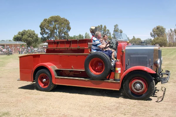 Vintage moteur d'incendie — Photo