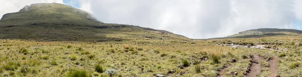 Panorama Ruta Senderismo Sentinel Hasta Las Cataratas Tugela Cruzando Río — Foto de Stock
