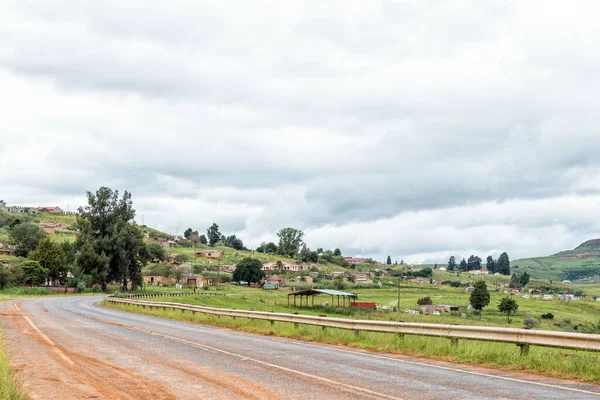 Bonjaneni Sudáfrica Marzo 2020 Paisaje Carretera R304 Con Municipio Bonjaneni — Foto de Stock