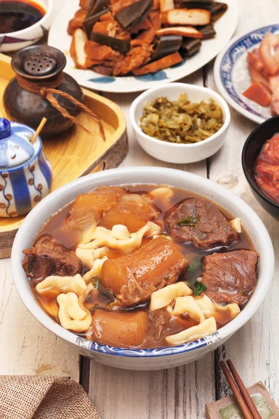 Braised beef noodles — Stock Photo, Image