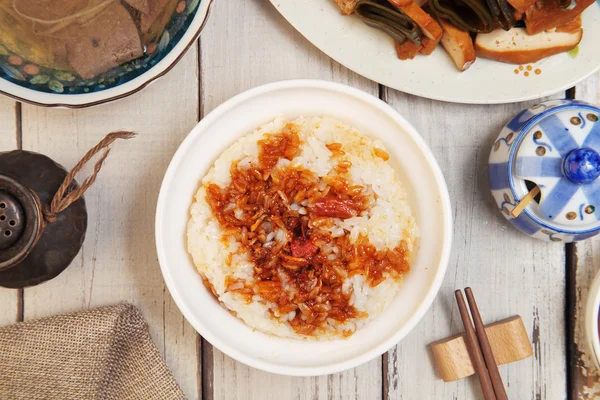 Рис с салом - рис со специальным вкусом свинины — стоковое фото