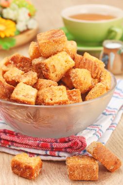 Lezzetli kızarmış kruton 