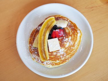 Meyve ile orijinal hotcake