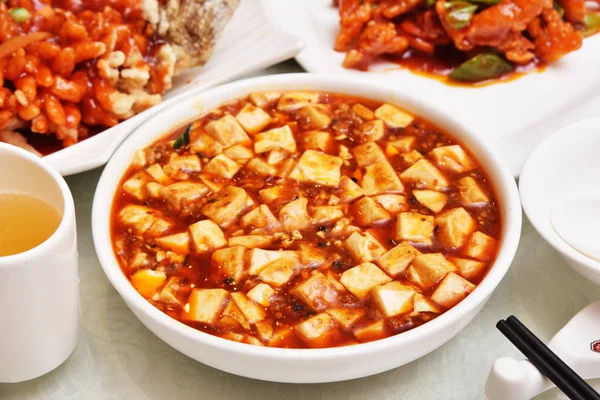 Tofu mapo Σετσουάν, κινέζικο φαγητό — Φωτογραφία Αρχείου