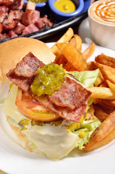 Beef Burger with bacon and tomato — Stock Photo, Image