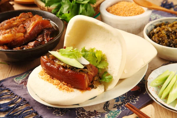 Gua Bao (Steamed sandviç)