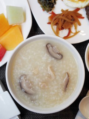 Mantarlı et püresi