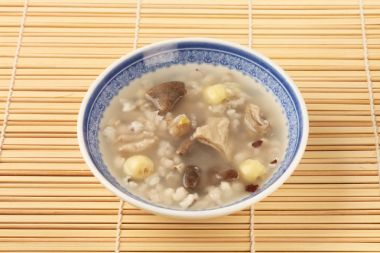 Dört lezzet ot çorbası    