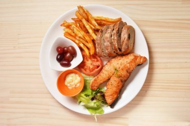 Kızarmış somon fileto 