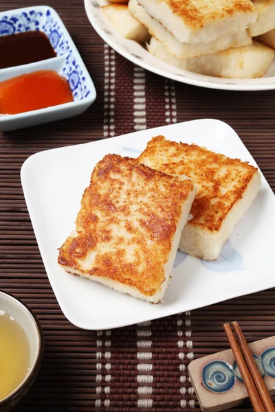 Bolo de nabo cozido no vapor, comida chinesa . — Fotografia de Stock