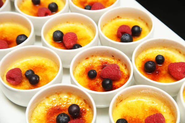 Dessert français - crème brulée — Photo