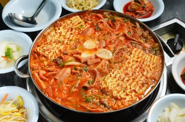 Budae jjigae güveç