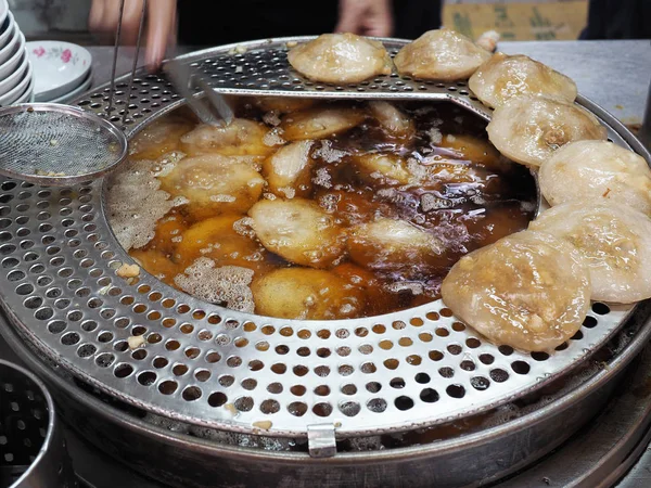 Traditionelle taiwanesische Küche: taiwanesische Frikadelle — Stockfoto