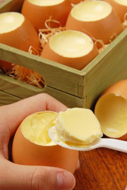 Yumurta cehennemde koymak yumurta puding   