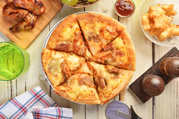 Korean kimchi pork pizza — Stock Photo, Image